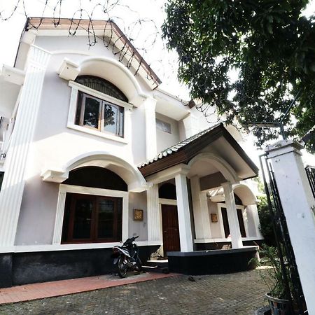 A Pousada Backpack Syariah Cempaka Putih Barat Jacarta Exterior foto