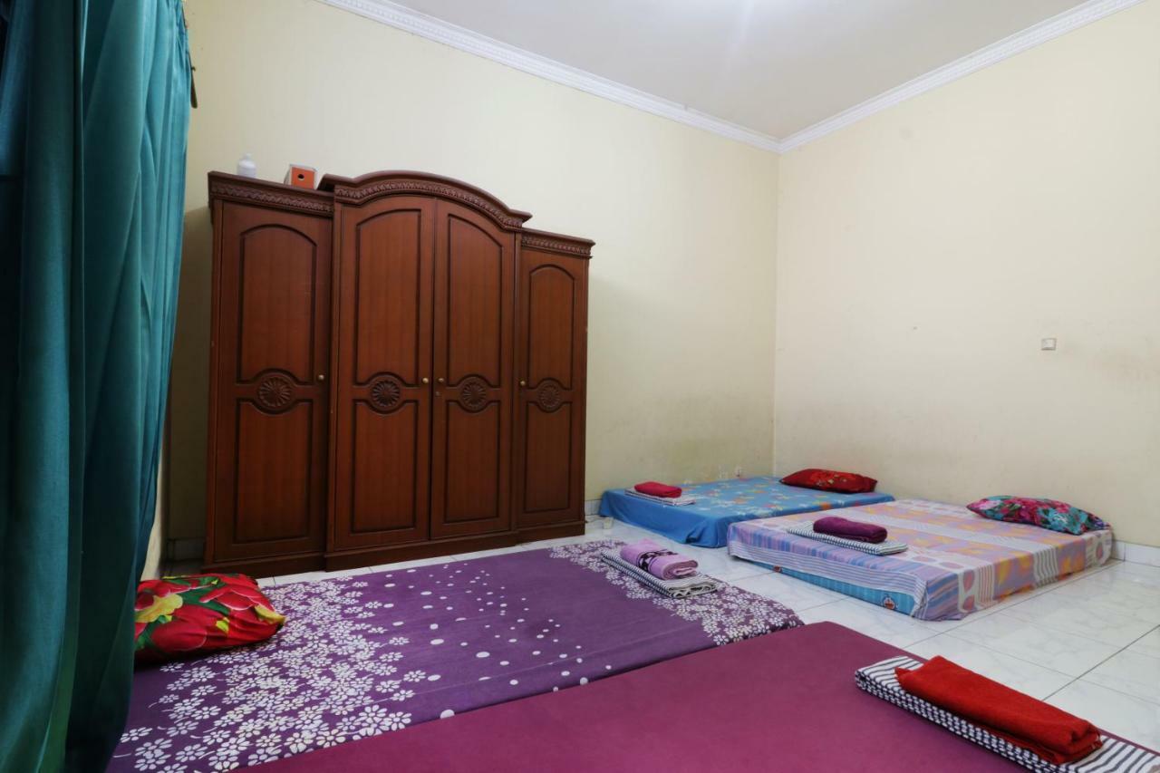 A Pousada Backpack Syariah Cempaka Putih Barat Jacarta Exterior foto