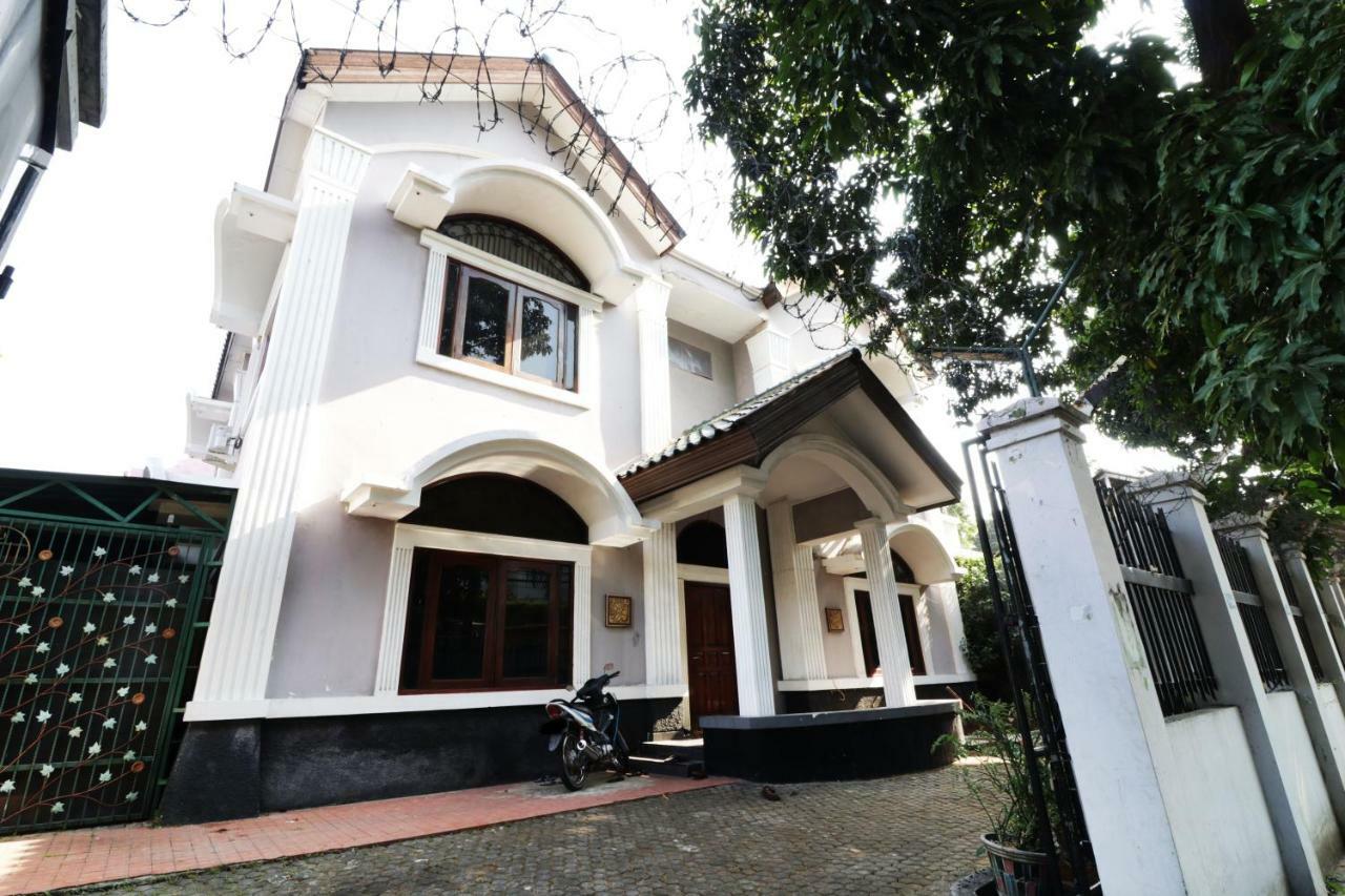 A Pousada Backpack Syariah Cempaka Putih Barat Jacarta Exterior foto