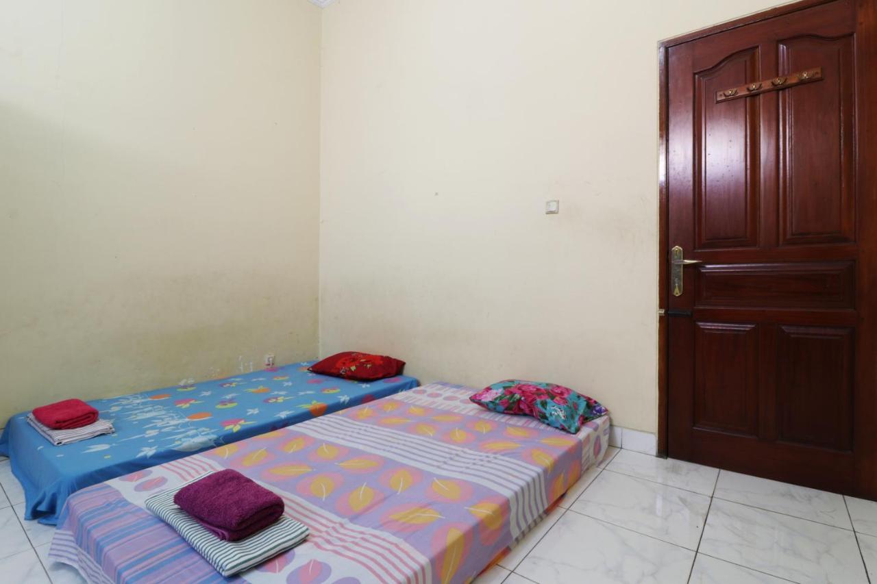 A Pousada Backpack Syariah Cempaka Putih Barat Jacarta Exterior foto